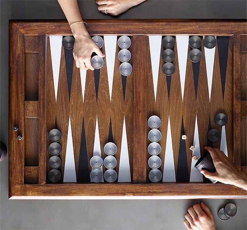 Backgammon là gì? Hướng dẫn luật, cách chơi cờ tào cáo đơn giản