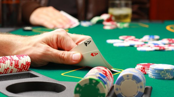 Khám phá thế giới trò chơi poker, chiến lược, kỹ năng và những câu chuyện thú vị