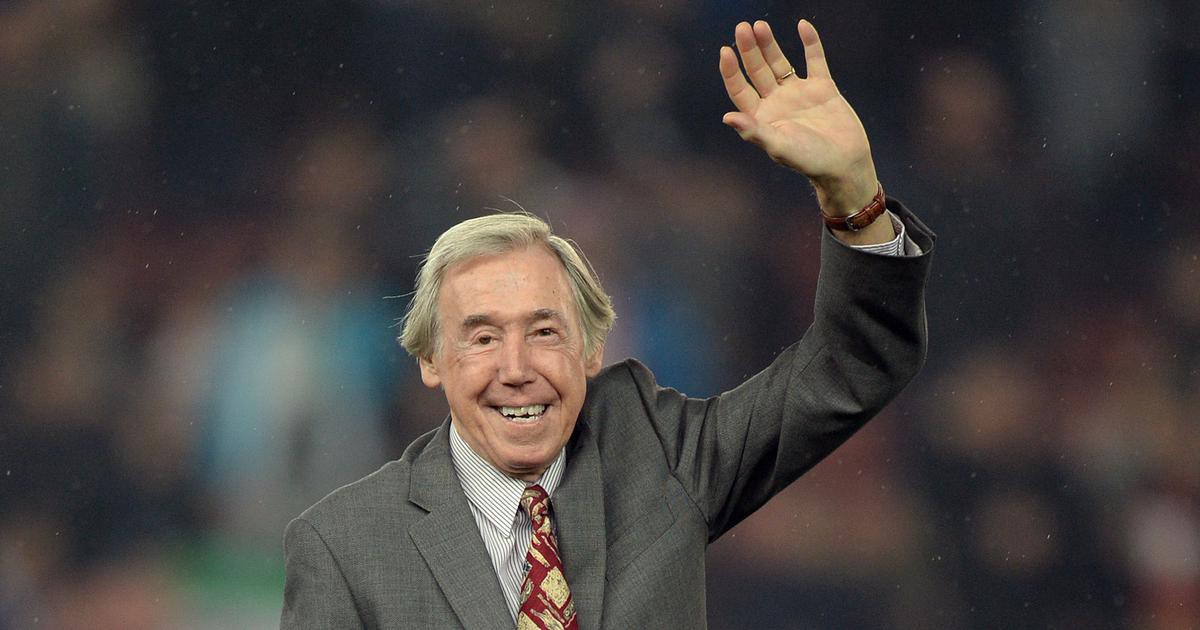 Gordon Banks, thủ môn huyền thoại từng vô địch World Cup 1966 cùng đội tuyển Anh, đã qua đời ở tuổi 81.